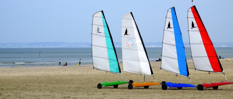 Windsurf along Deauville's coast