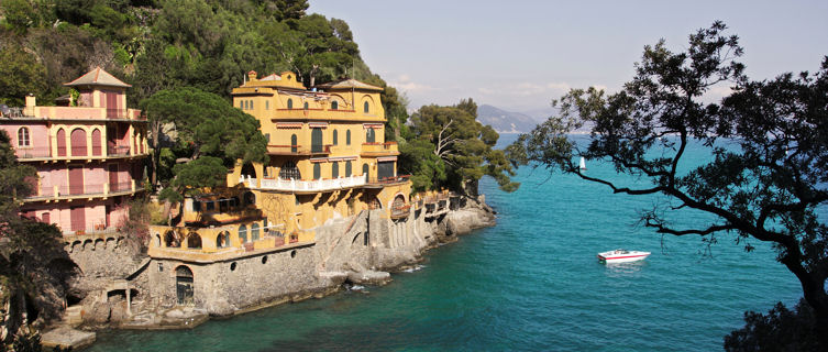 There is no beach at Portofino itself, but Paraggi, just a few minutes' drive, has a pretty sandy cove