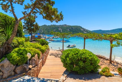 moederlijk Positief Melodieus Corsica travel guide - World Travel Guide